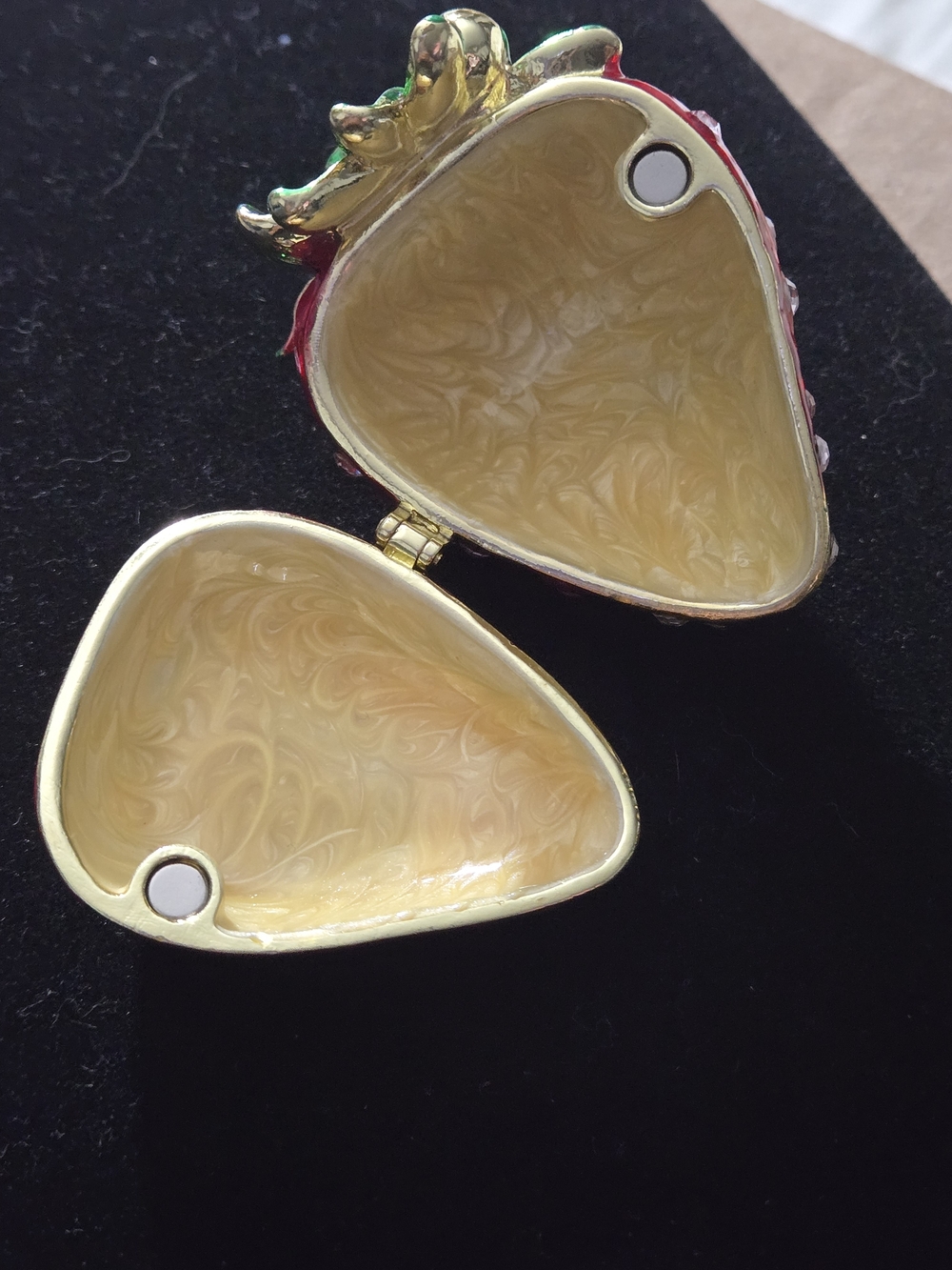 Red Crystal Strawberry Trinket Box Jewelry Holder - Picture 7 of 8
